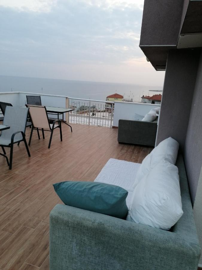 Crystal Blue Apartments Nea Kallikrateia Экстерьер фото
