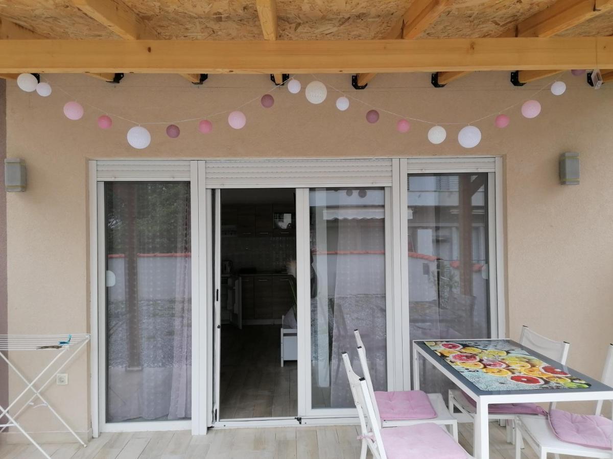 Crystal Blue Apartments Nea Kallikrateia Экстерьер фото